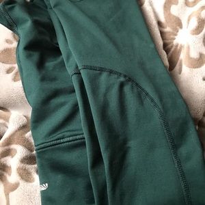 Cute Marika full length leggings!!🤍